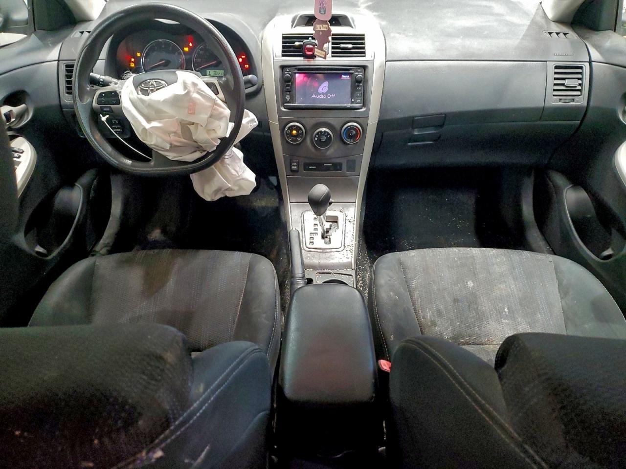2013 TOYOTA COROLLA BASE photo 8