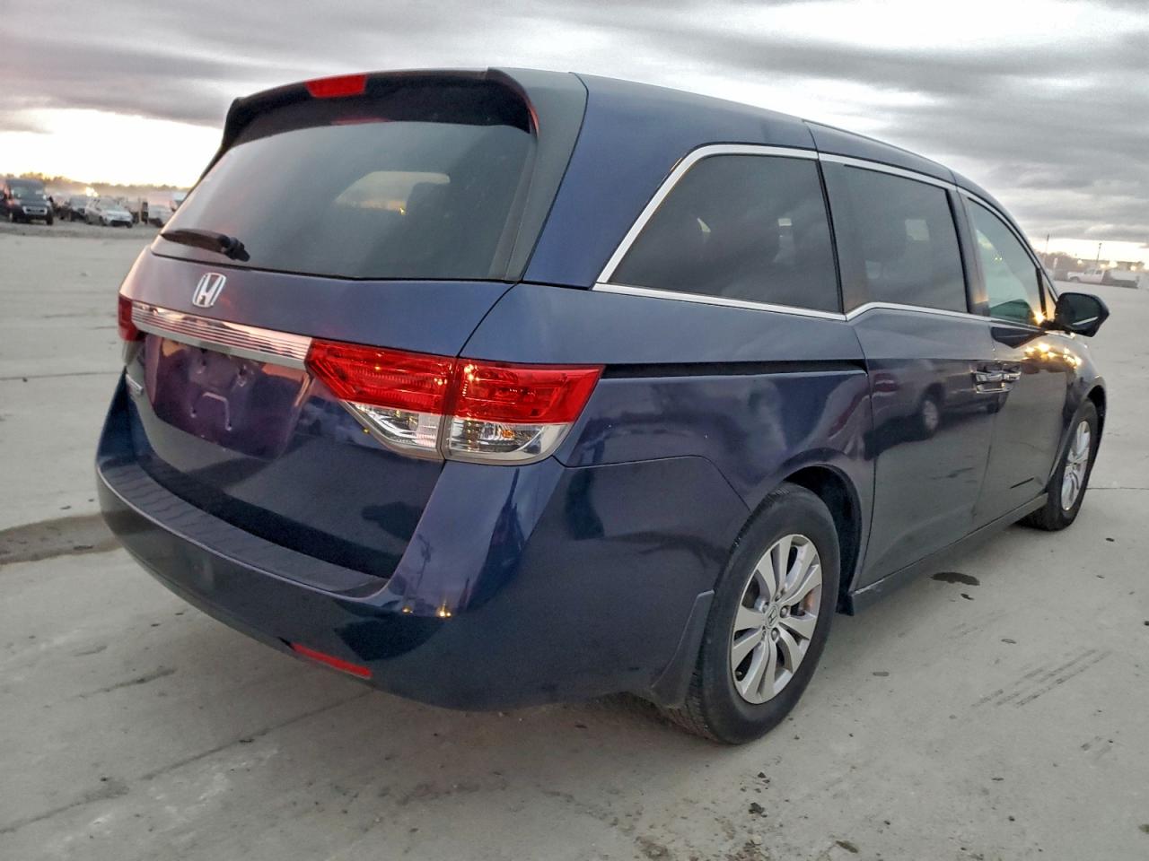 2016 HONDA ODYSSEY EXL photo 3