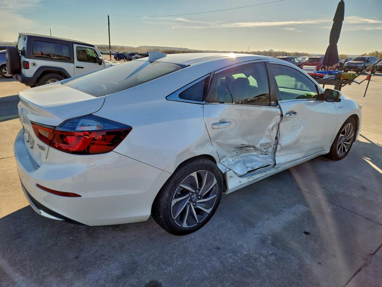2019 HONDA INSIGHT TOURING photo 3