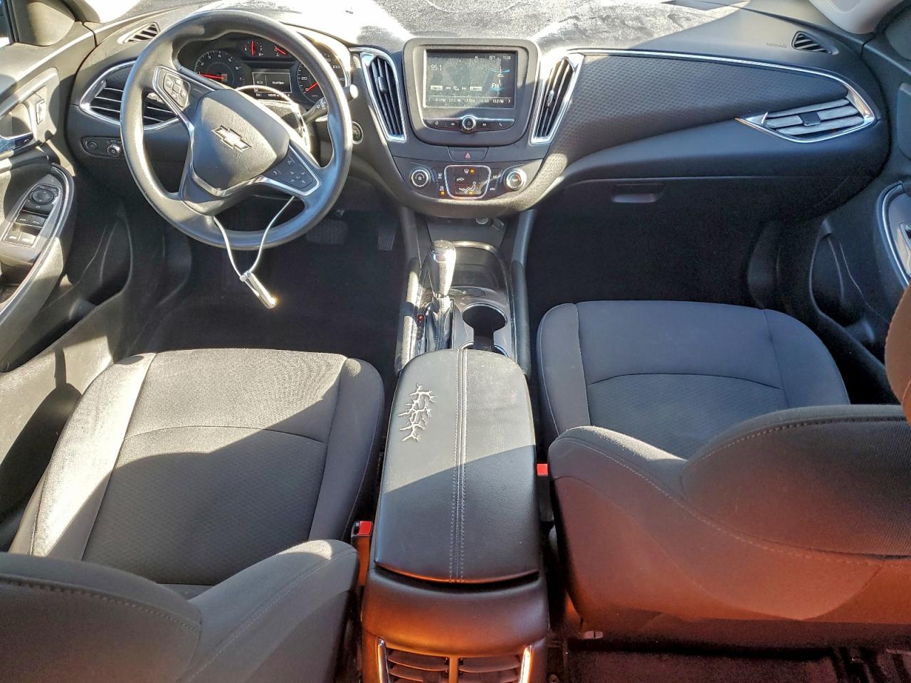 2017 CHEVROLET MALIBU LT photo 8