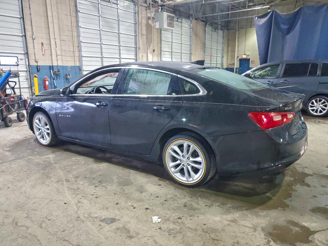 2017 CHEVROLET MALIBU LT photo 2