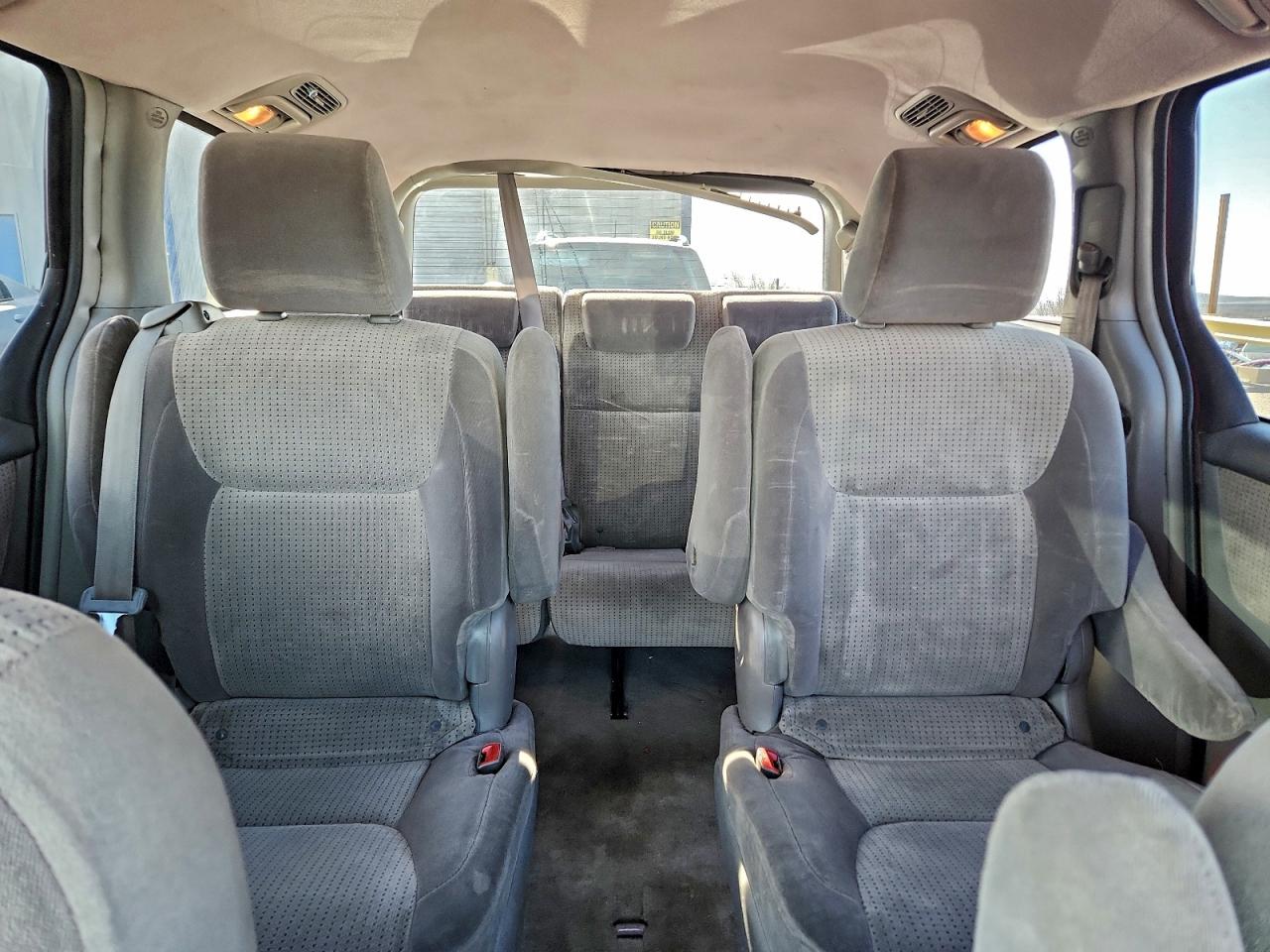 2009 TOYOTA SIENNA CE photo 10
