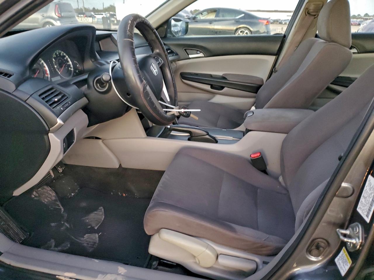 2012 HONDA ACCORD LX photo 7