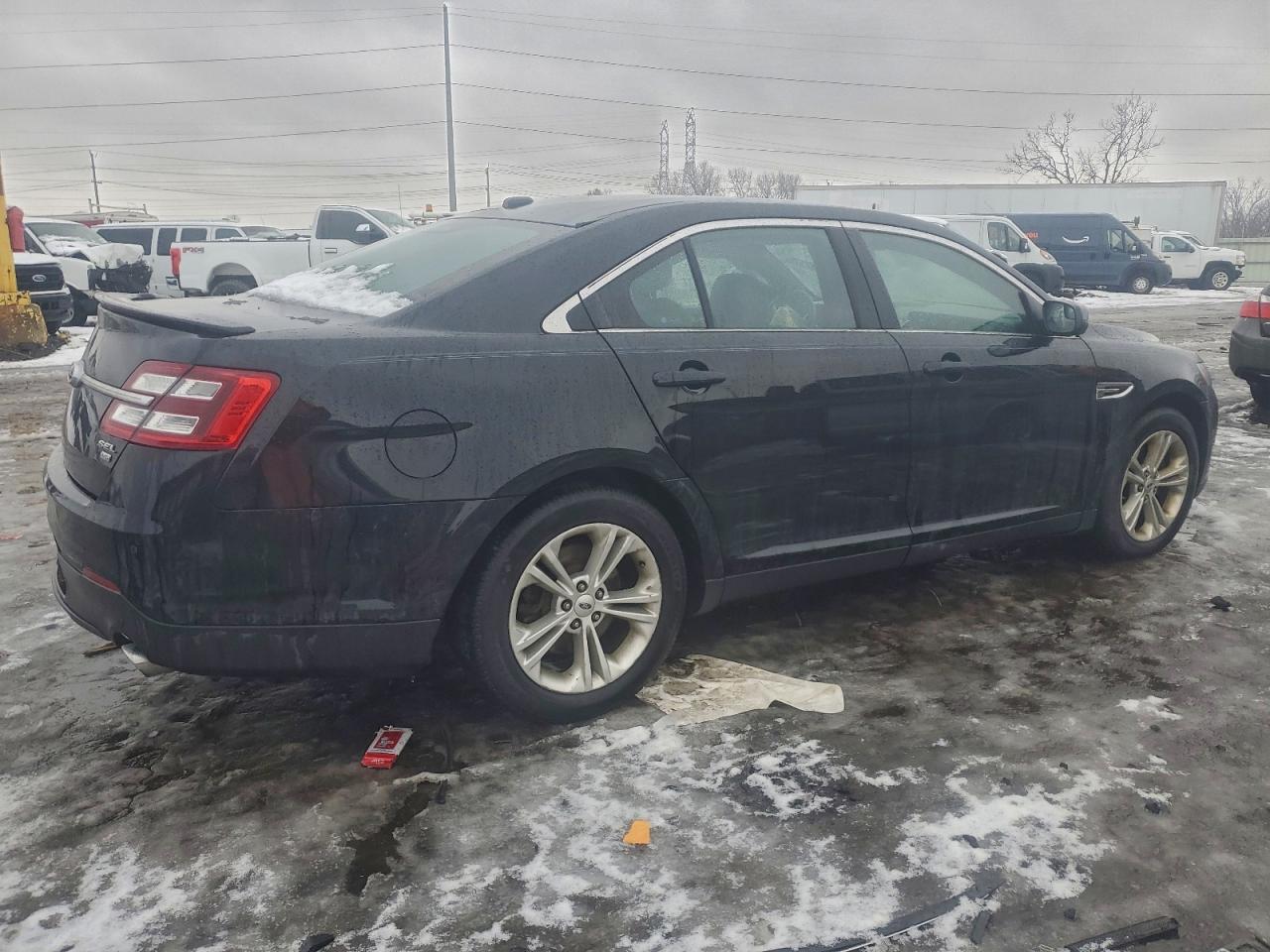 2016 FORD TAURUS SEL photo 3