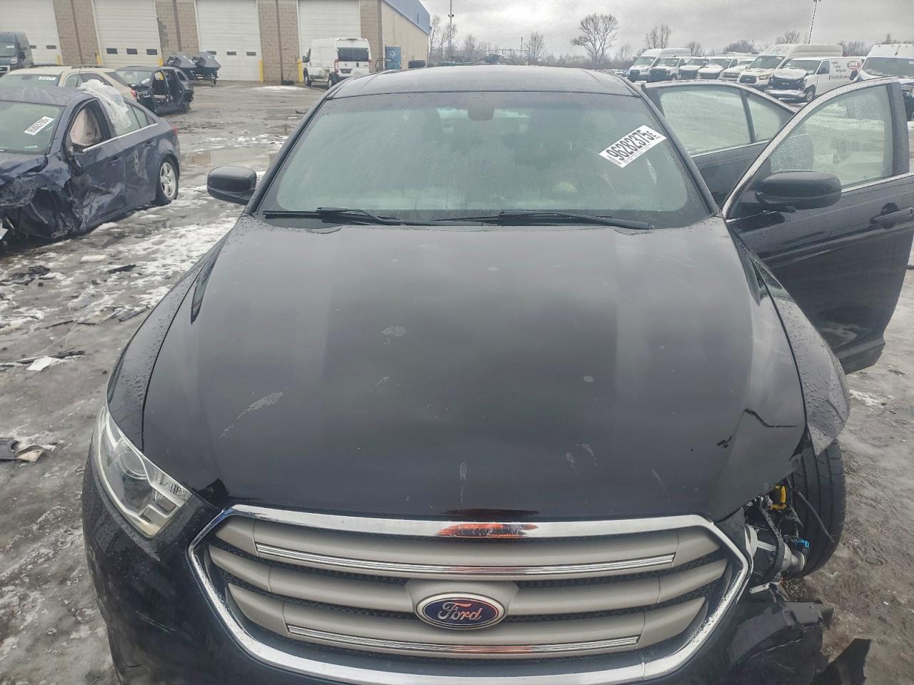 2016 FORD TAURUS SEL photo 11