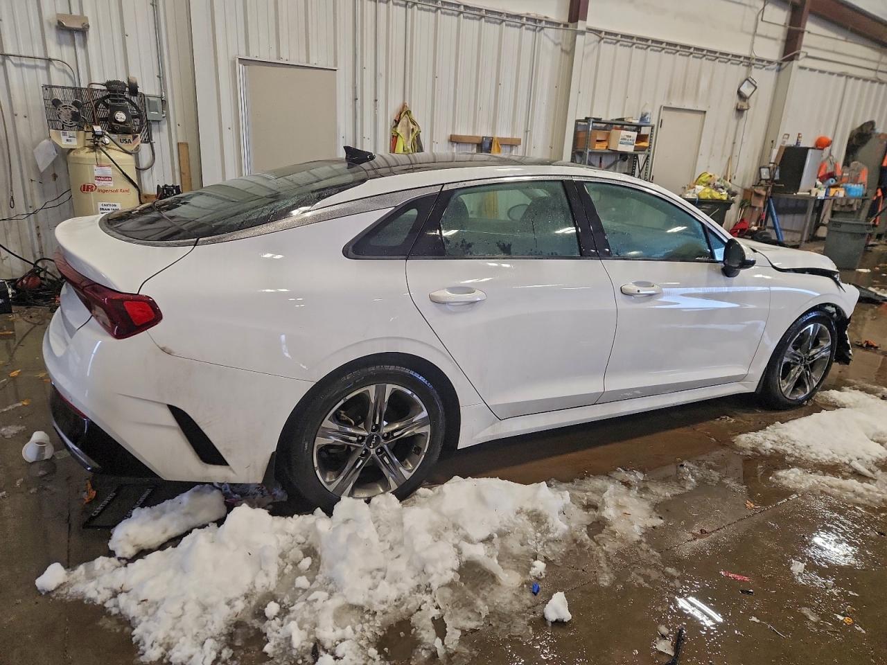 2023 KIA K5 EX photo 3