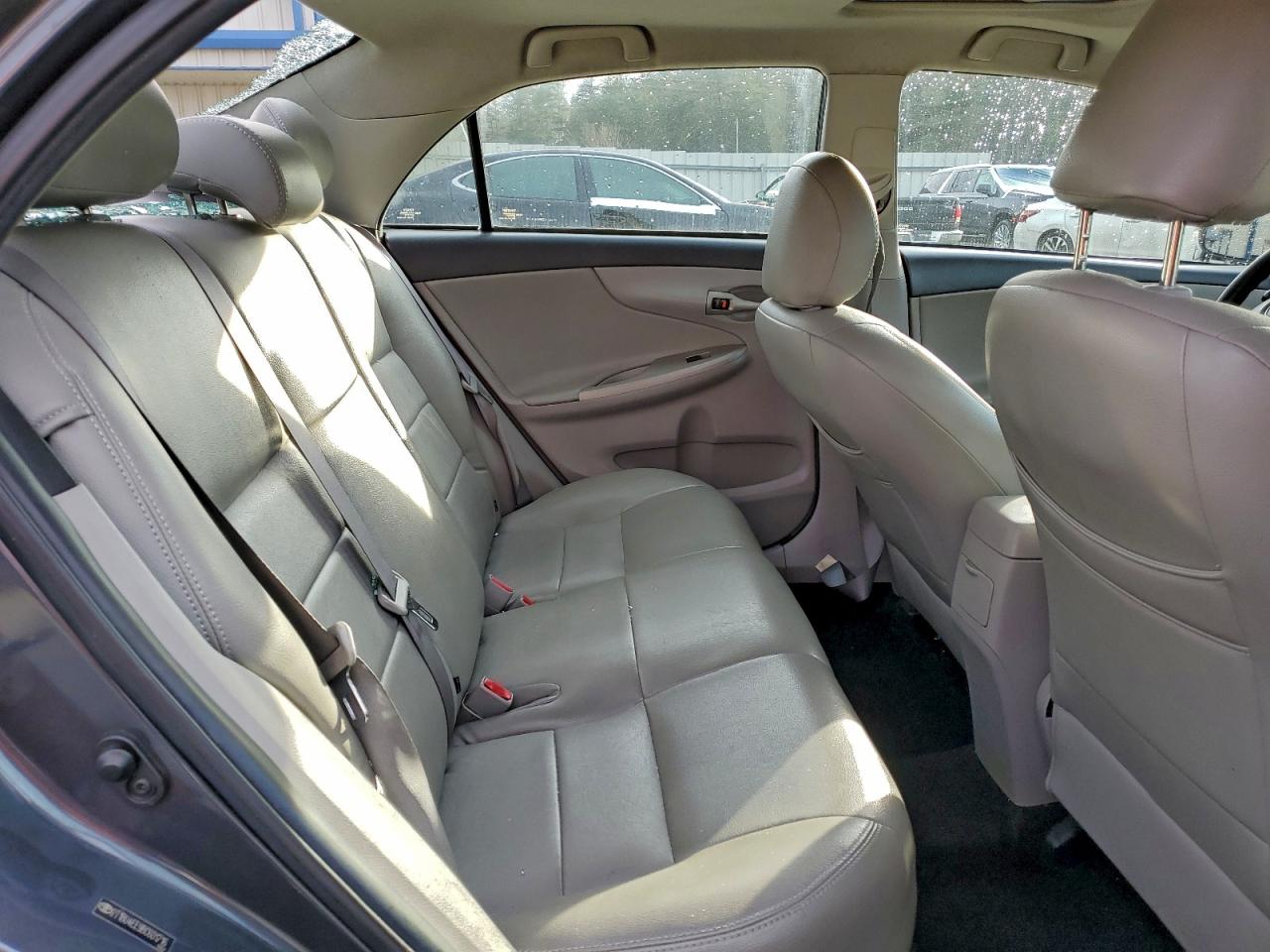 2011 TOYOTA COROLLA BASE photo 10