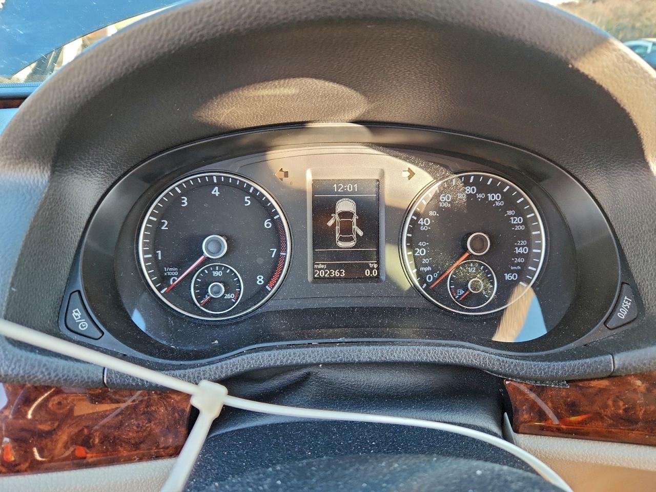 2012 VOLKSWAGEN PASSAT SEL photo 9