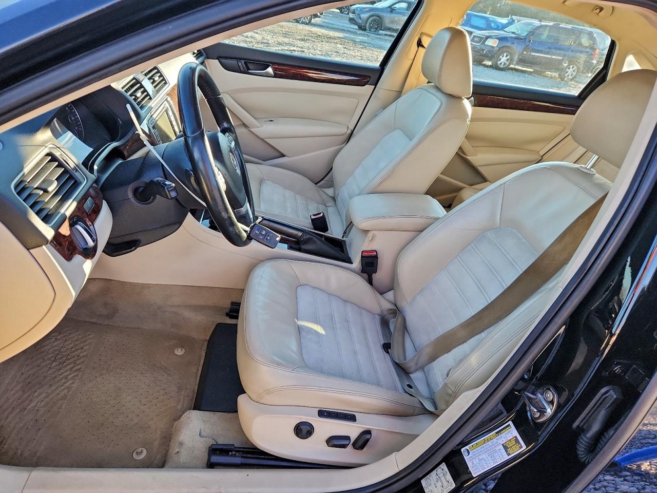 2012 VOLKSWAGEN PASSAT SEL photo 7