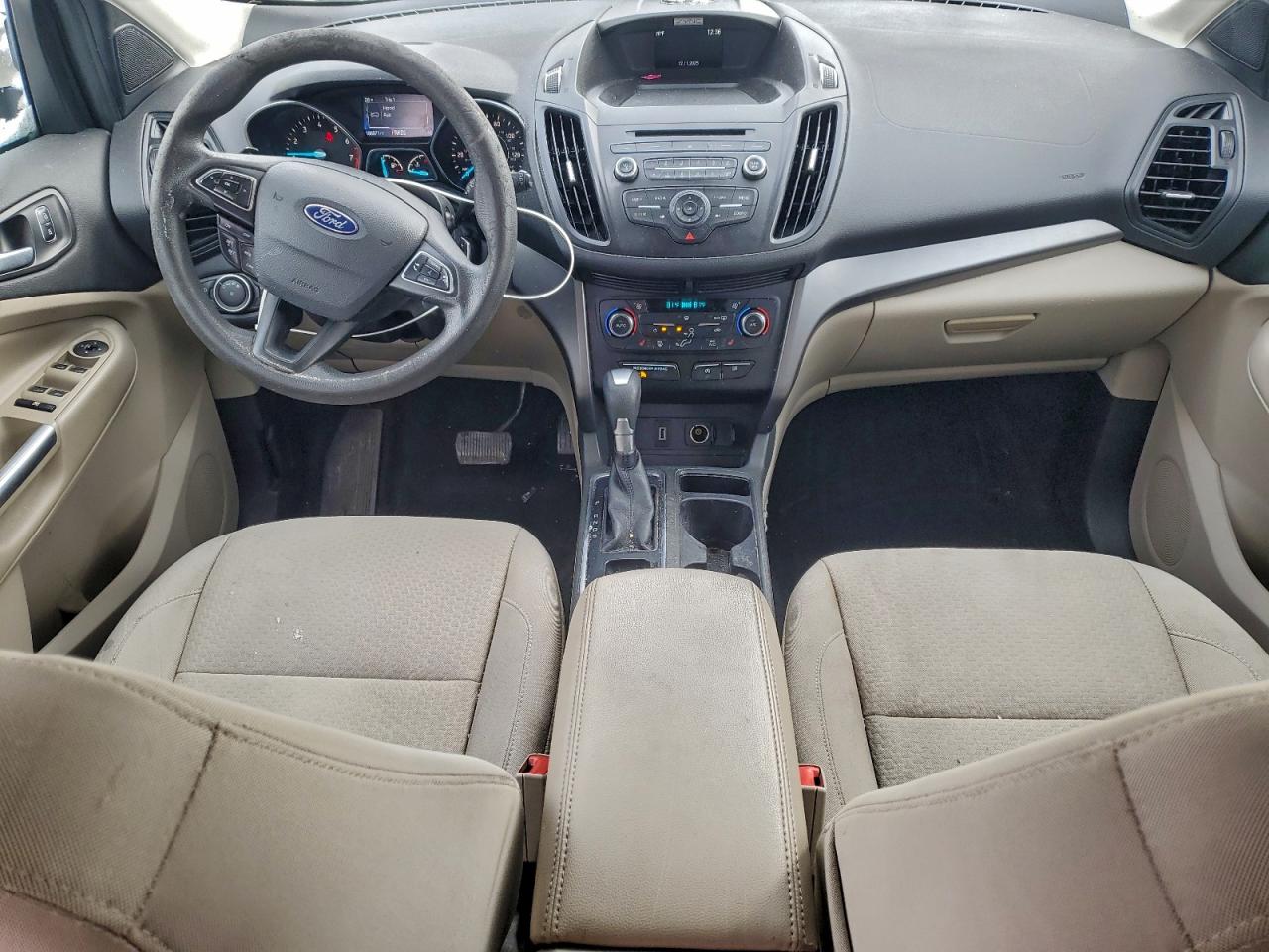 2017 FORD ESCAPE SE photo 8