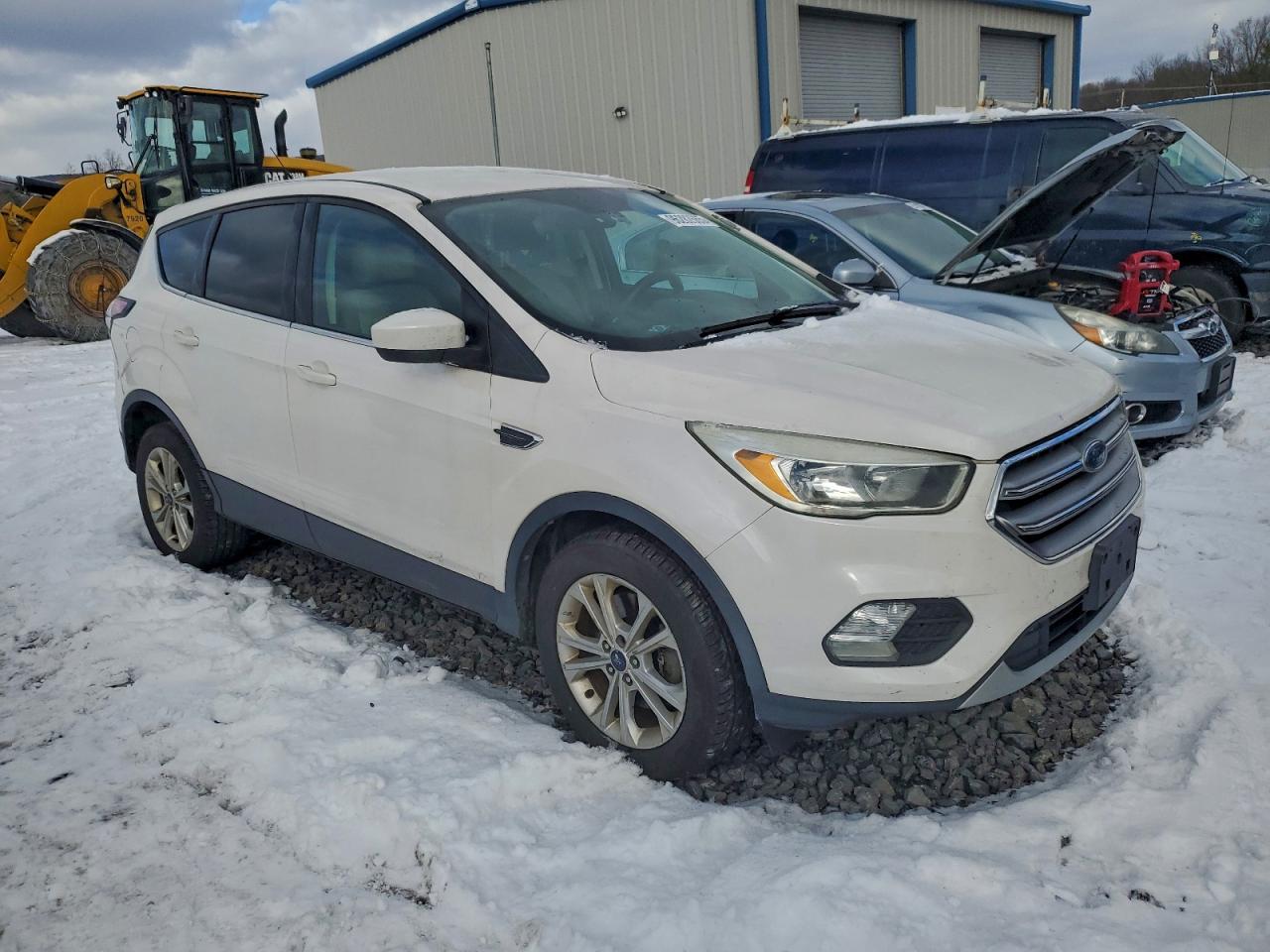 2017 FORD ESCAPE SE photo 4