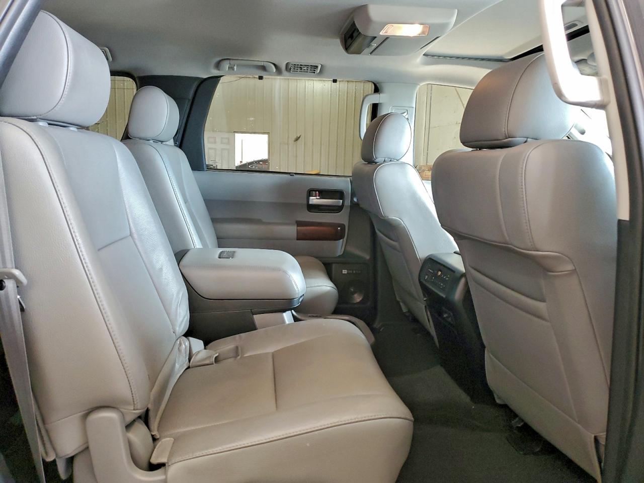 2012 TOYOTA SEQUOIA PLATINUM photo 11