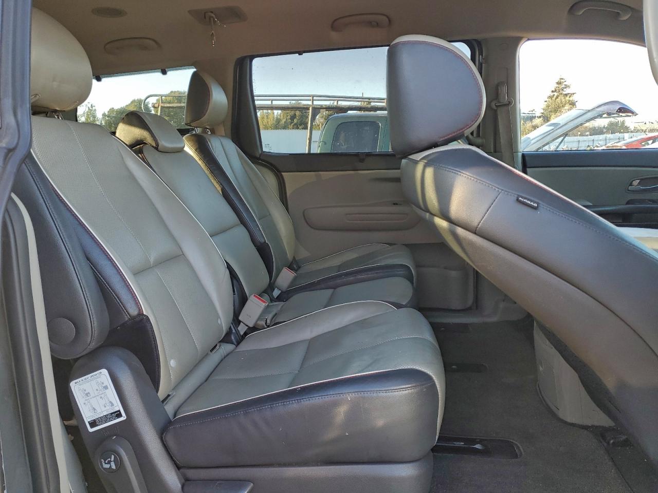 2017 KIA SEDONA LX photo 11