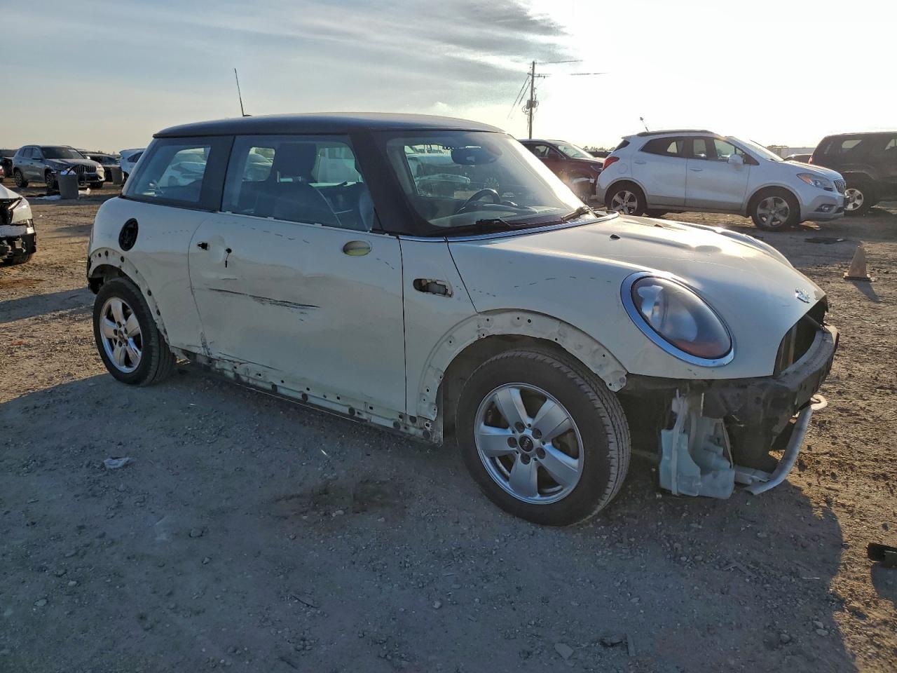 2016 MINI COOPER photo 4