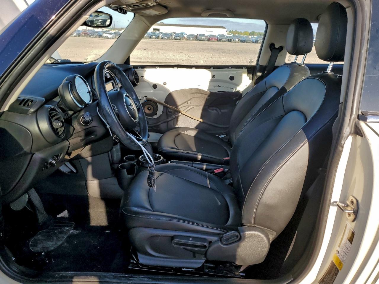 2016 MINI COOPER photo 7