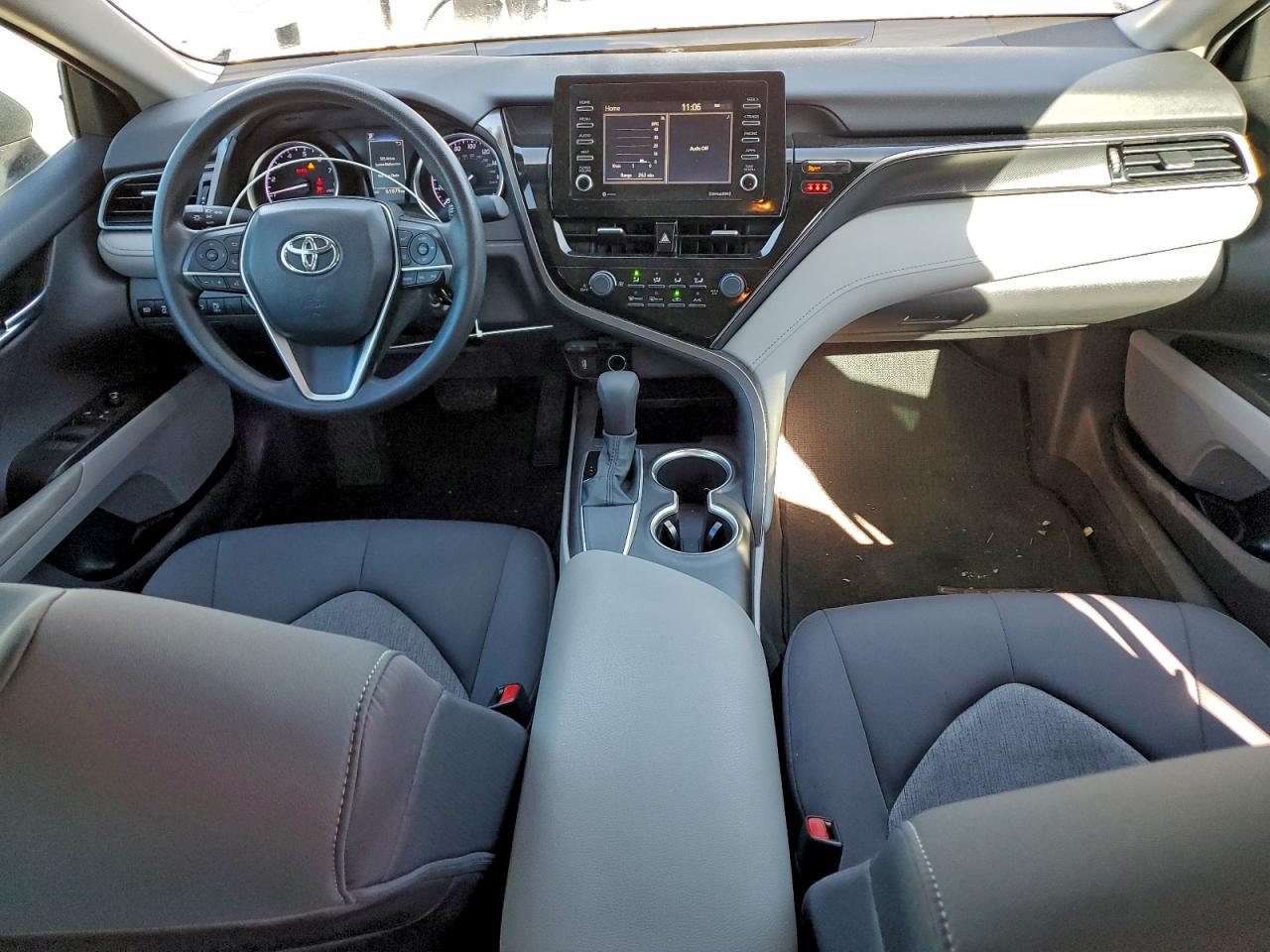 2021 TOYOTA CAMRY LE photo 8