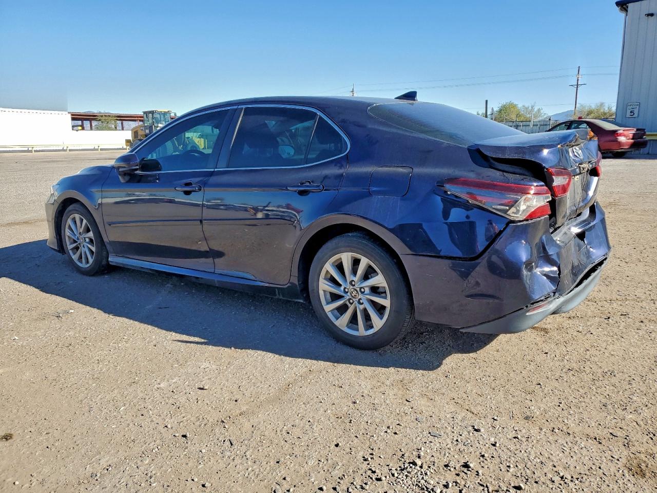 2021 TOYOTA CAMRY LE photo 2
