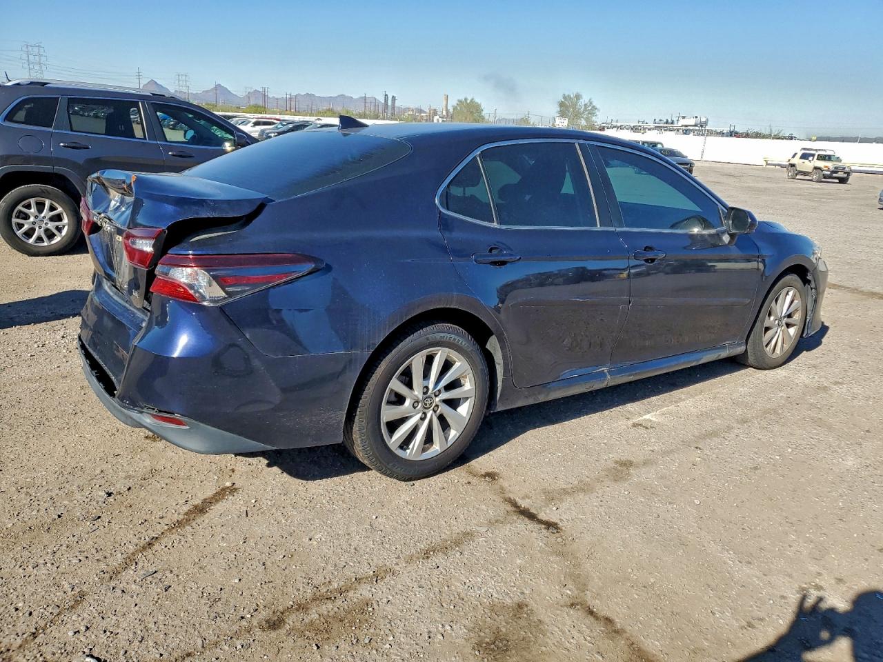 2021 TOYOTA CAMRY LE photo 3