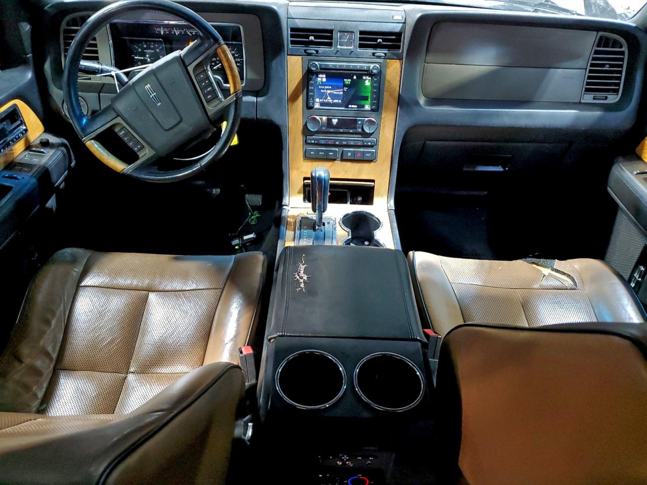 2013 LINCOLN NAVIGATOR photo 8