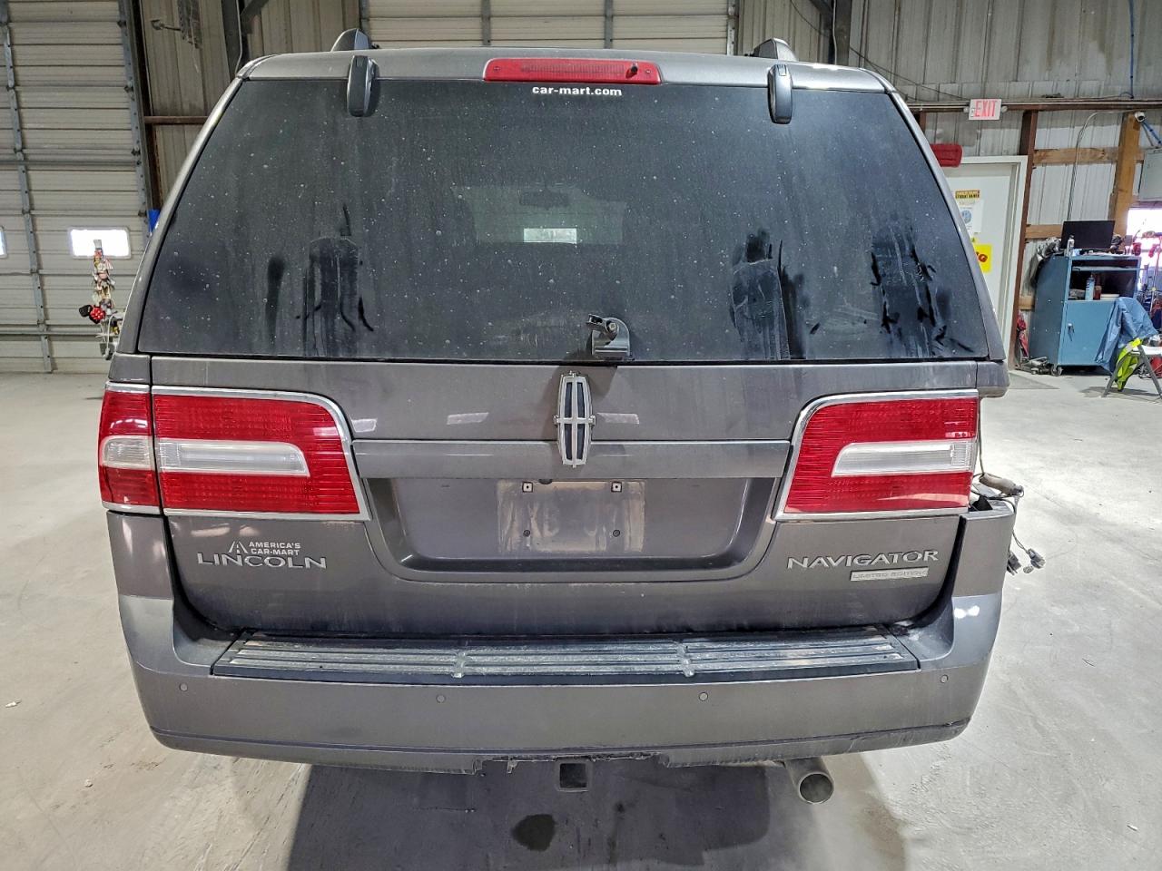 2013 LINCOLN NAVIGATOR photo 6