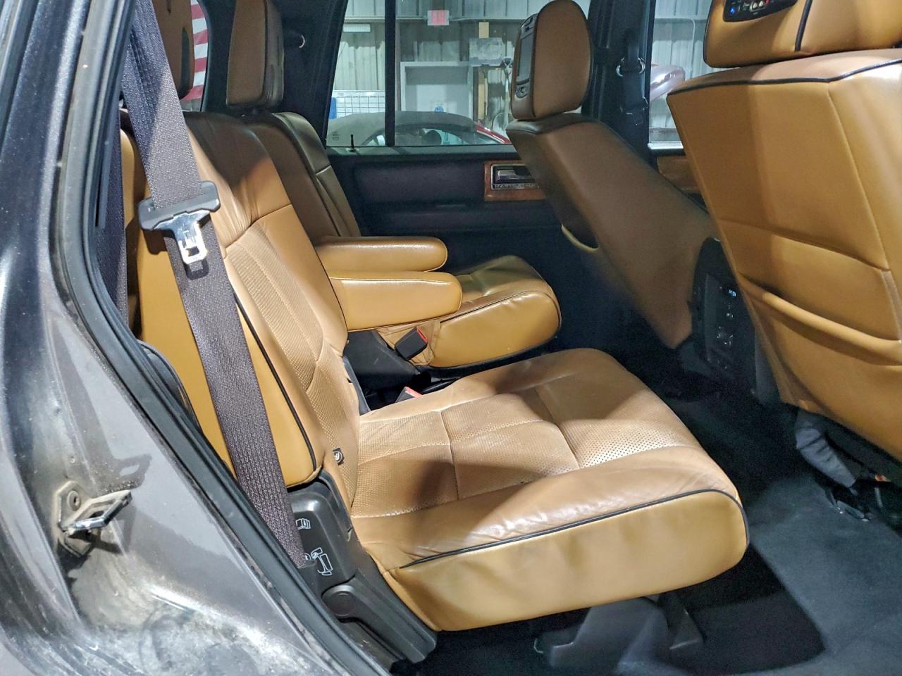 2013 LINCOLN NAVIGATOR photo 11