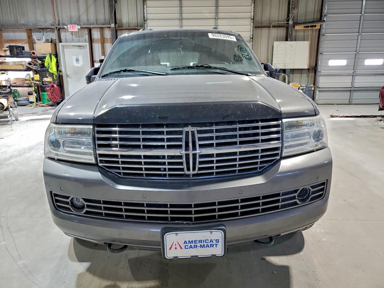 2013 LINCOLN NAVIGATOR photo 5