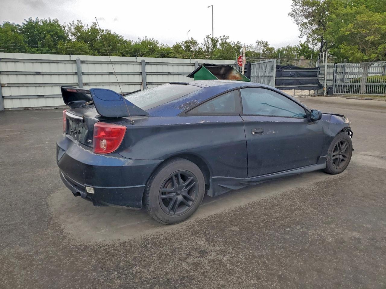 2003 TOYOTA CELICA GT photo 3