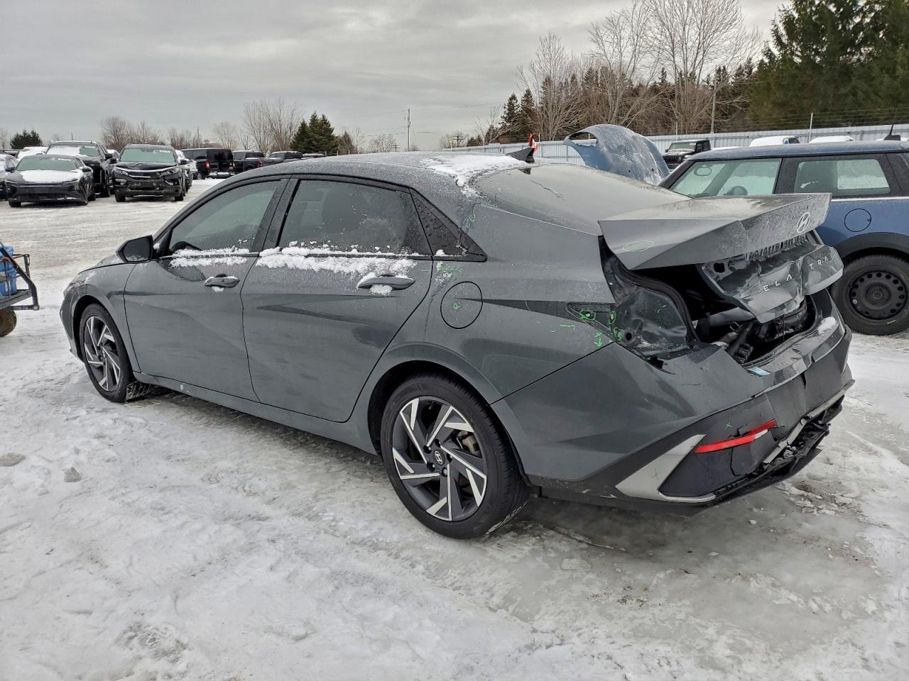 2025 HYUNDAI ELANTRA SEL SPORT photo 2