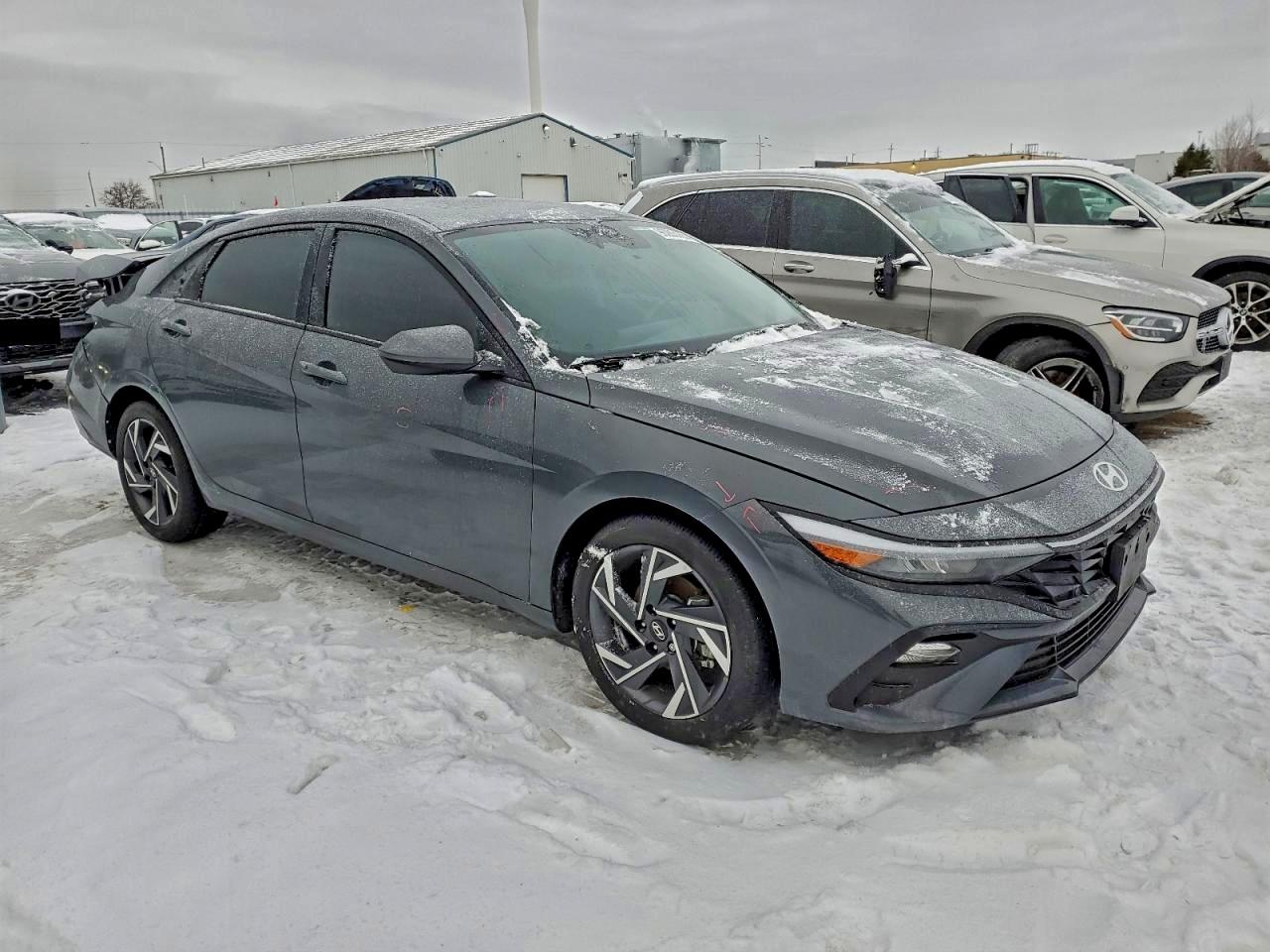2025 HYUNDAI ELANTRA SEL SPORT photo 4
