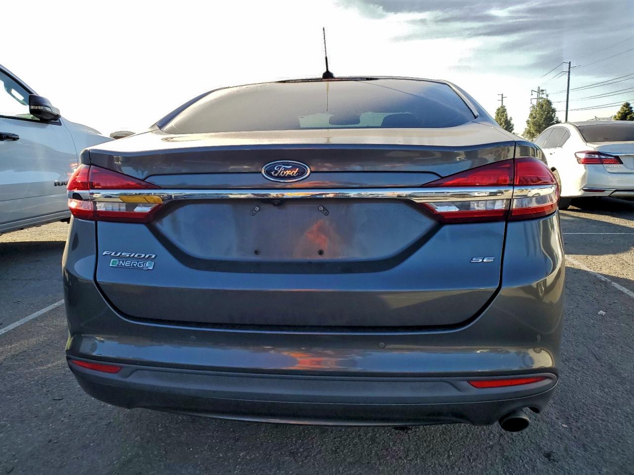 2017 FORD FUSION SE PHEV photo 6