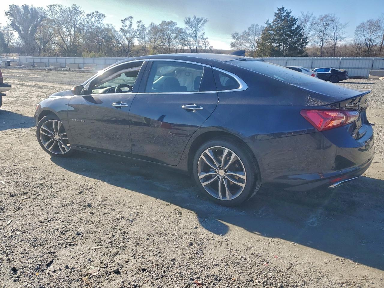 2022 CHEVROLET MALIBU PREMIER photo 2