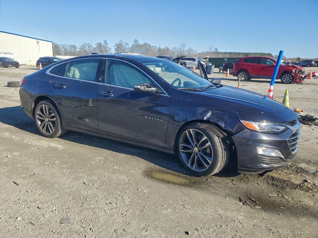2022 CHEVROLET MALIBU PREMIER photo 4