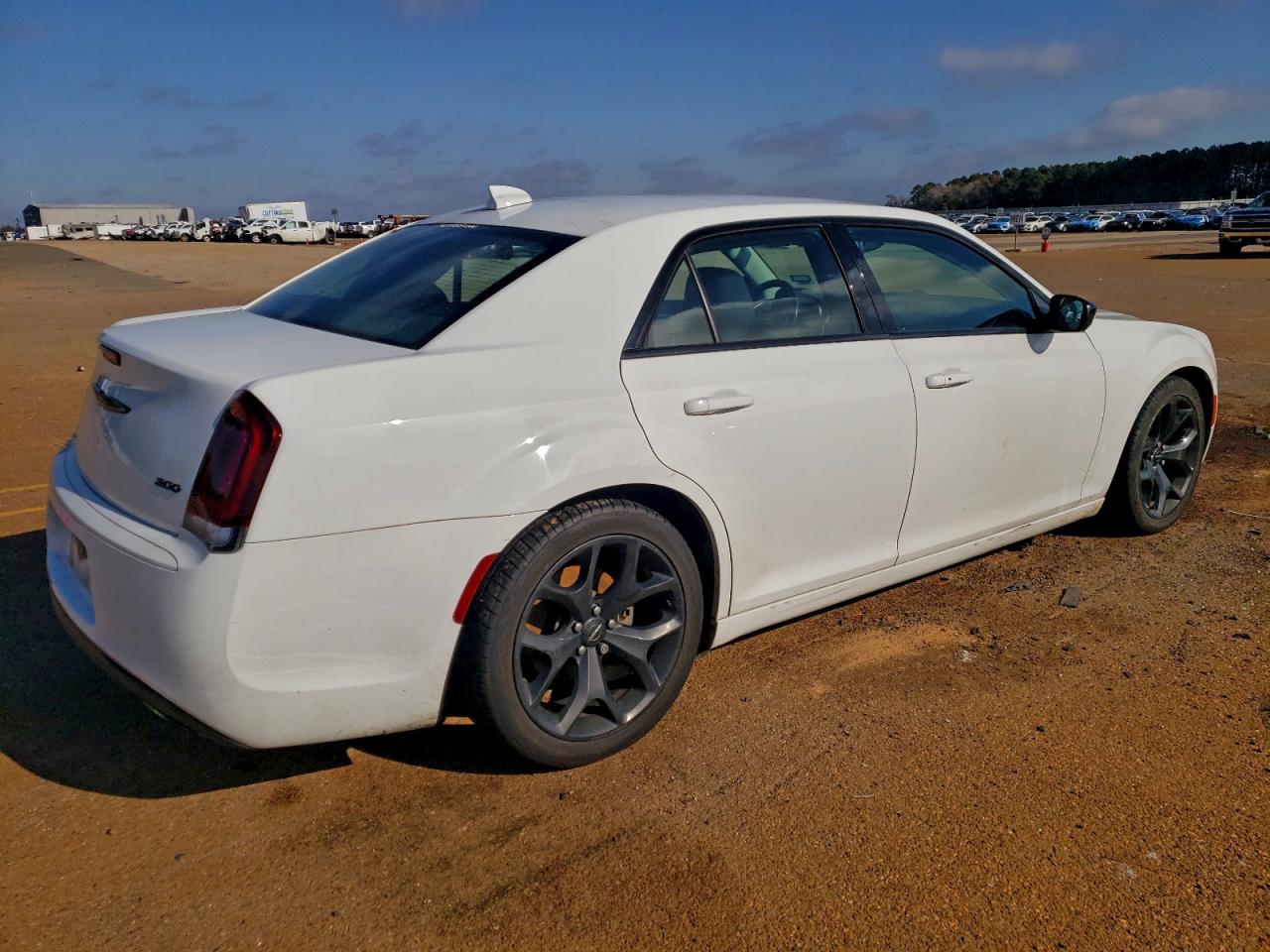 2021 CHRYSLER 300 TOURING photo 3