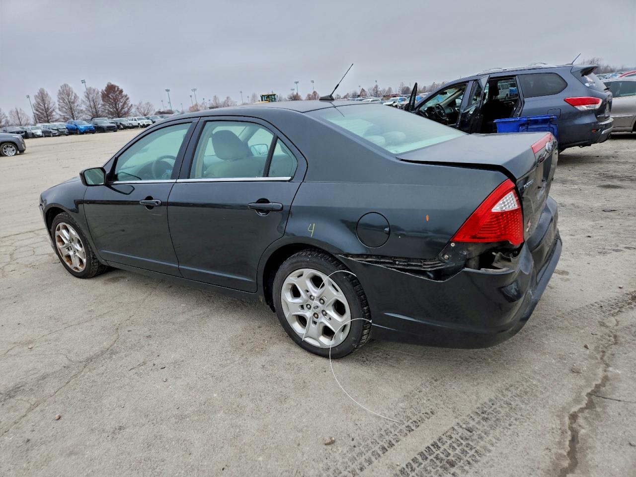 2010 FORD FUSION SE photo 2