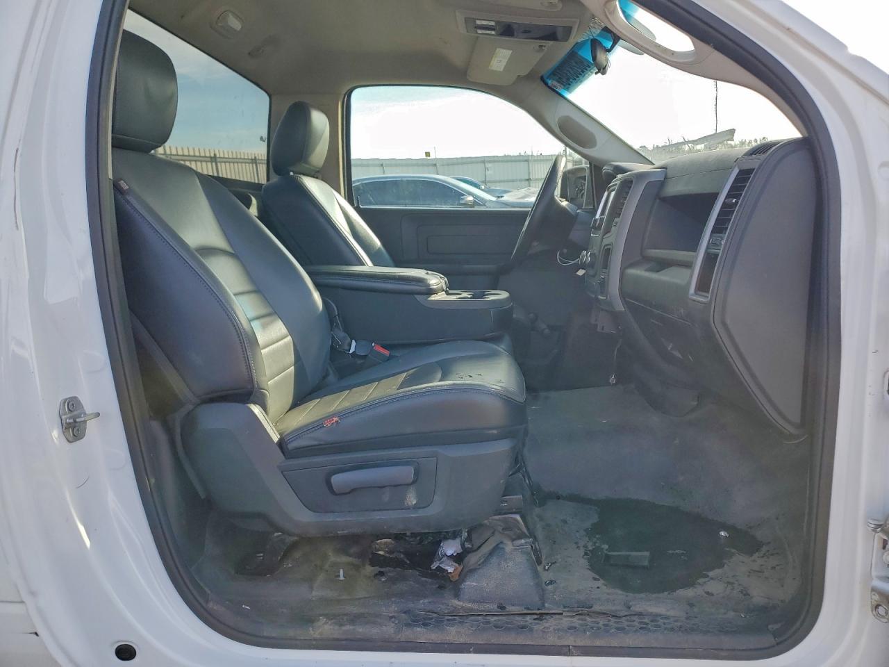 2021 RAM 1500 CLASSIC TRADESMAN photo 10