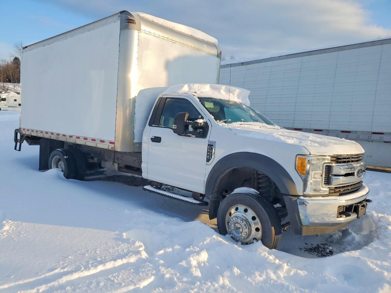 2017 FORD F550 SUPER DUTY BOX TRUCK photo 4