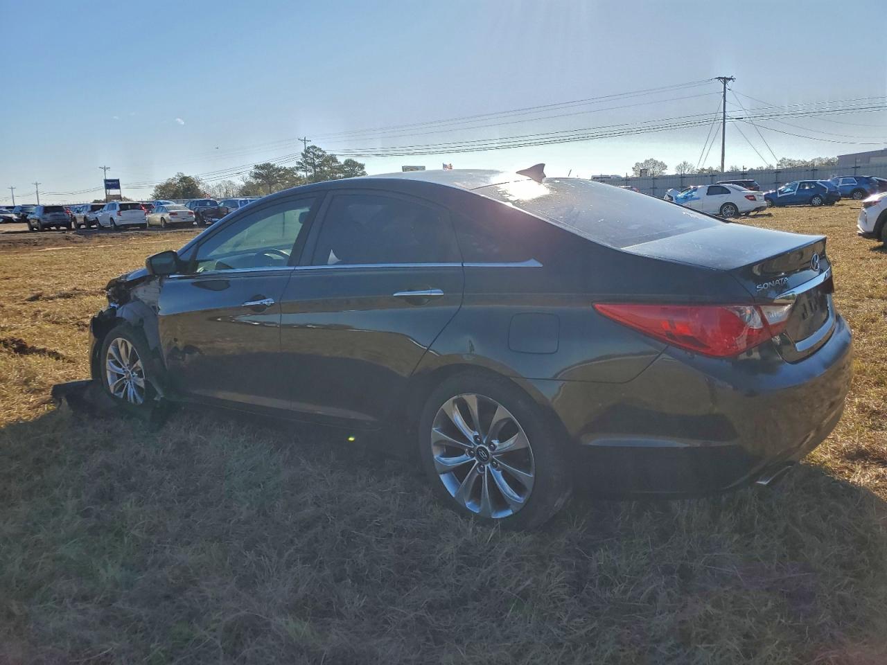 2013 HYUNDAI SONATA SE photo 2