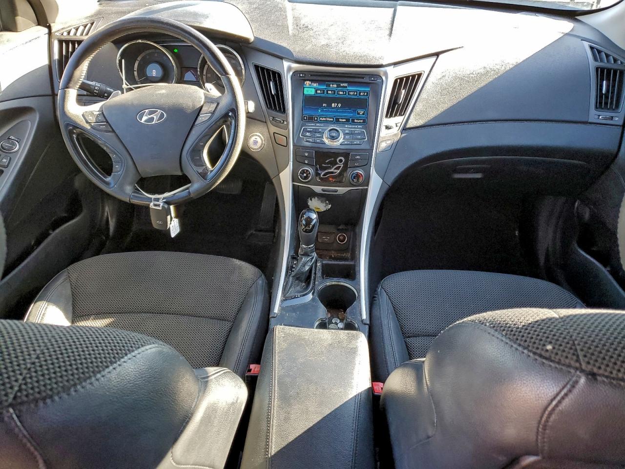 2013 HYUNDAI SONATA SE photo 8