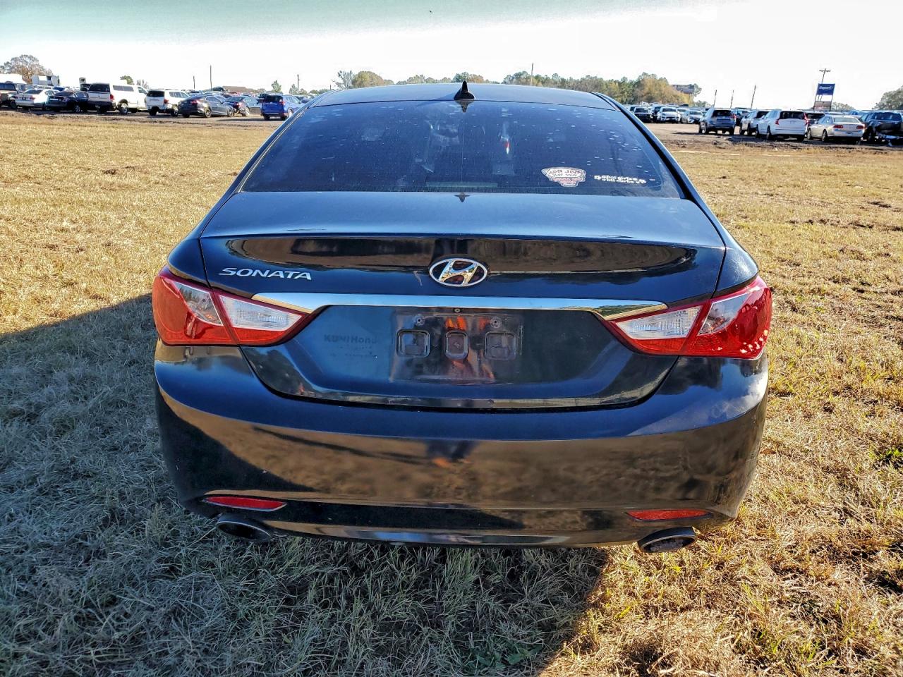 2013 HYUNDAI SONATA SE photo 6