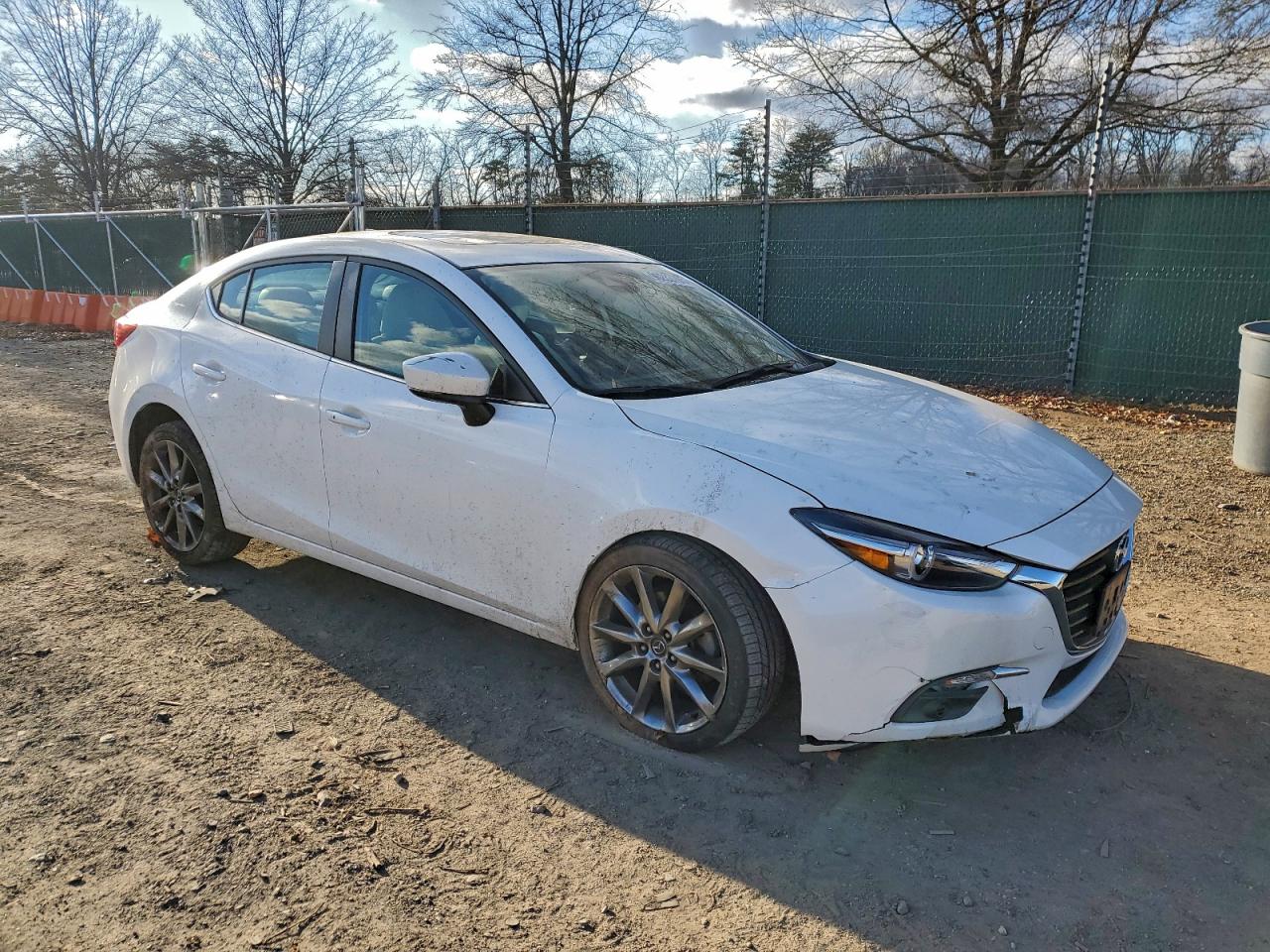 2018 MAZDA 3 GRAND TOURING photo 4