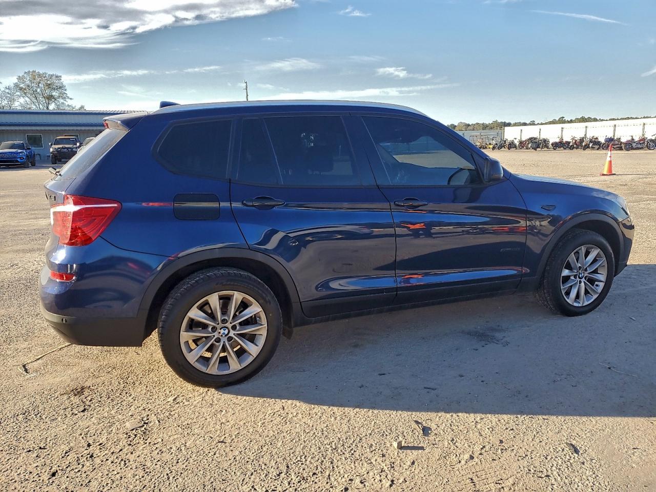 2015 BMW X3 SDRIVE28I photo 3