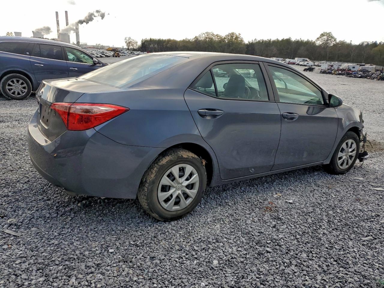 2019 TOYOTA COROLLA L photo 3