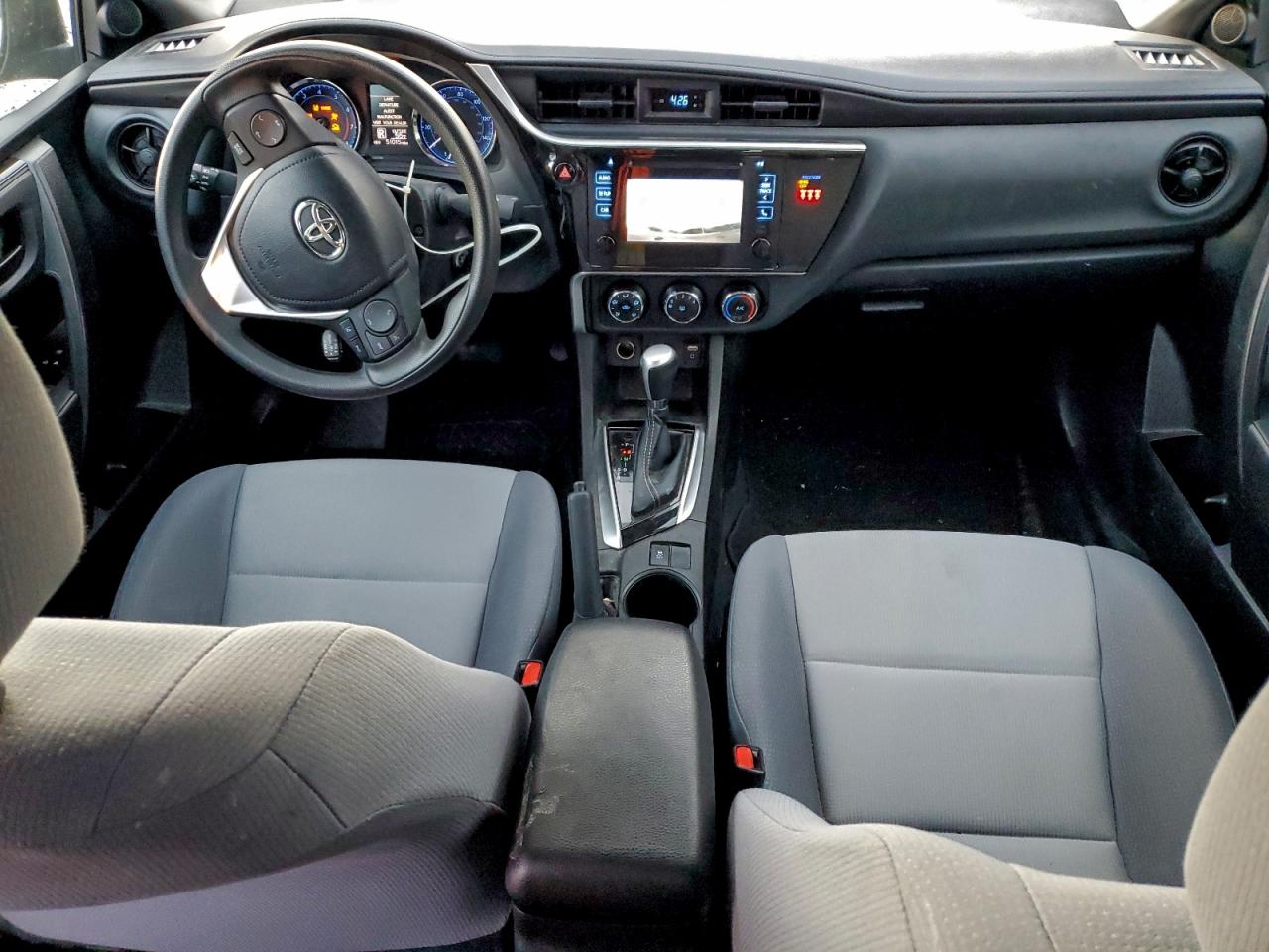 2019 TOYOTA COROLLA L photo 8