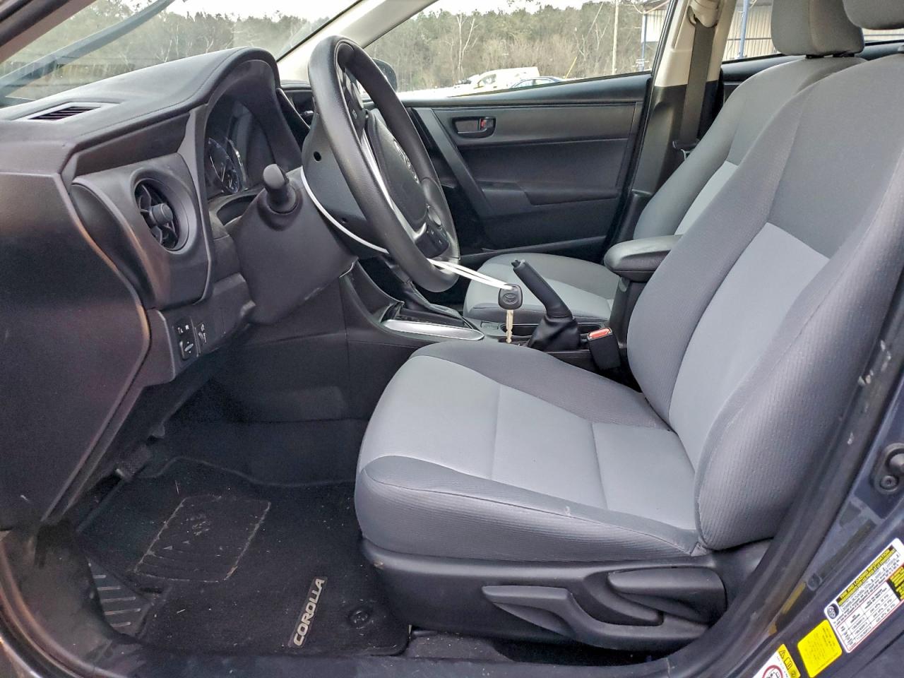 2019 TOYOTA COROLLA L photo 7