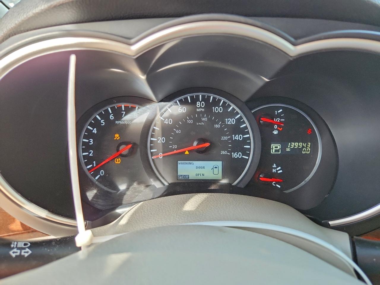 2015 NISSAN QUEST S photo 9