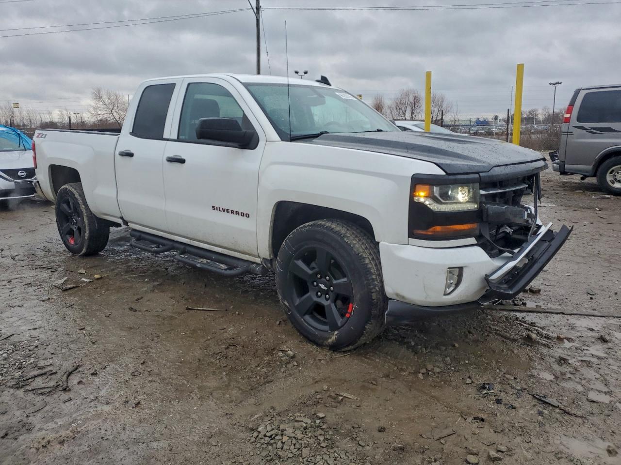 2018 CHEVROLET SILVERADO K1500 LT photo 4
