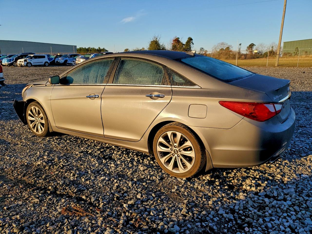 2013 HYUNDAI SONATA SE photo 2