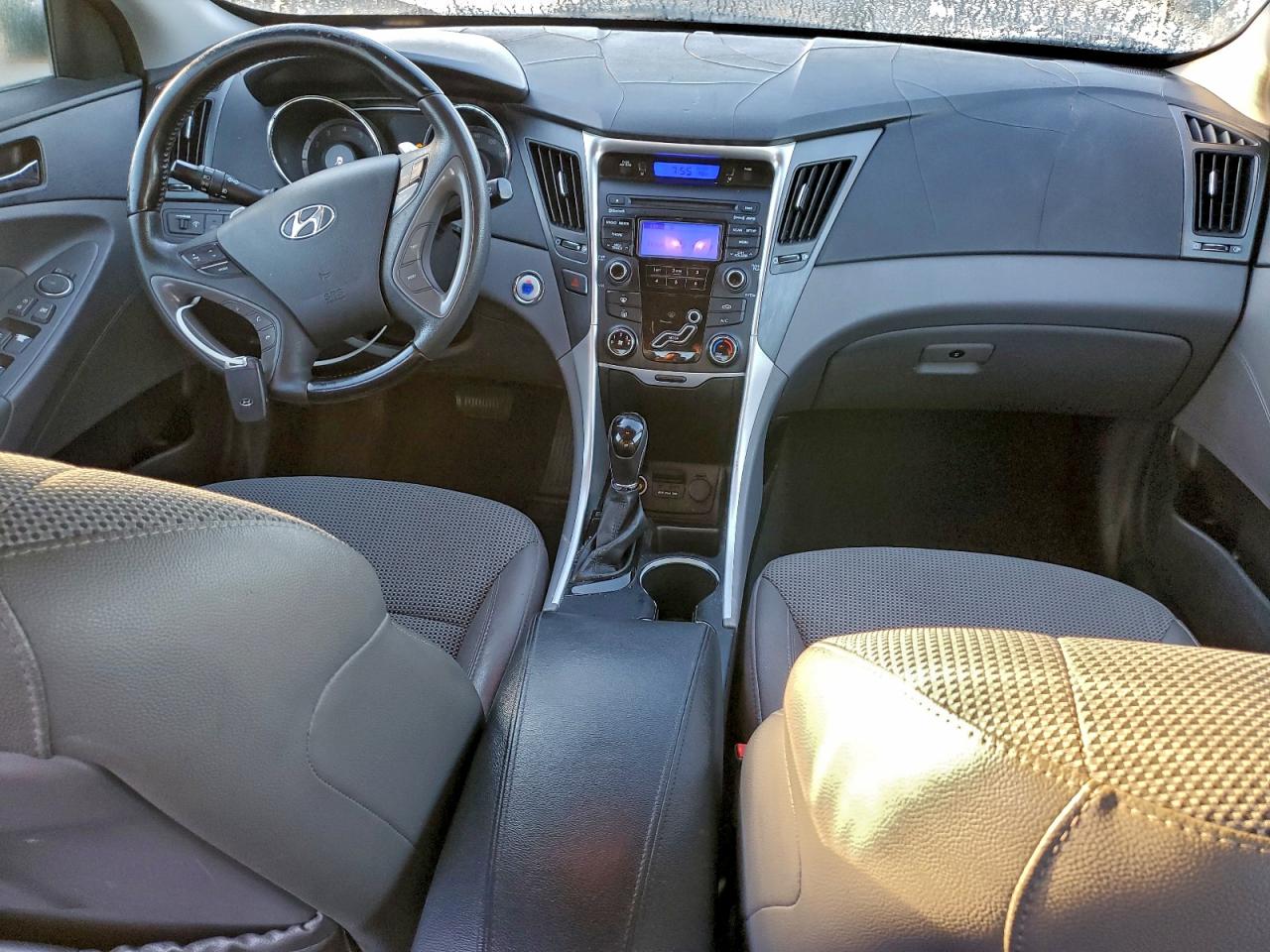 2013 HYUNDAI SONATA SE photo 8