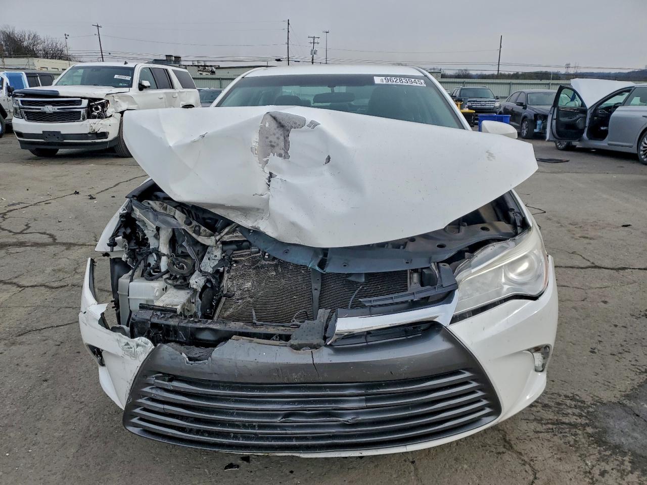 2017 TOYOTA CAMRY LE photo 5