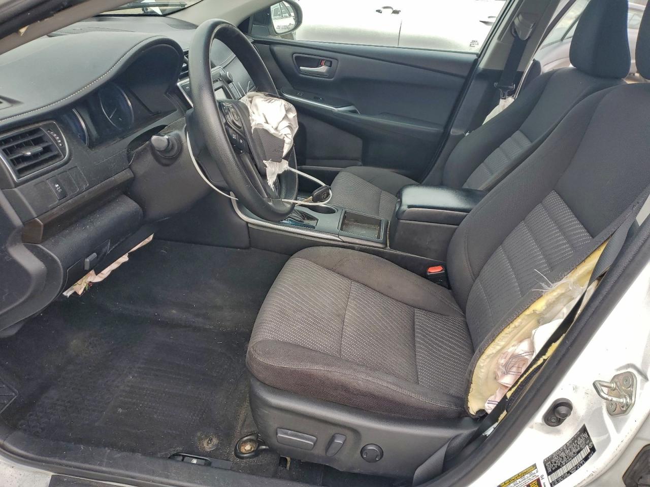2017 TOYOTA CAMRY LE photo 7